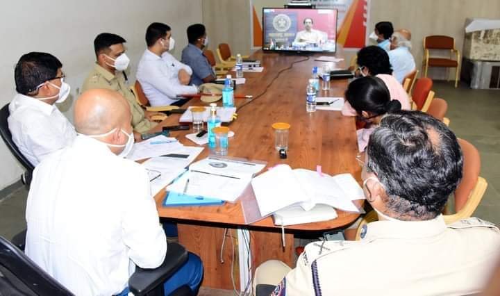 Adarsh Maharashtra | पश्चिम महाराष्ट्रात कोरोनाचा वाढता संसर्ग ही चिंतेची बाब -मुख्यमंत्री...