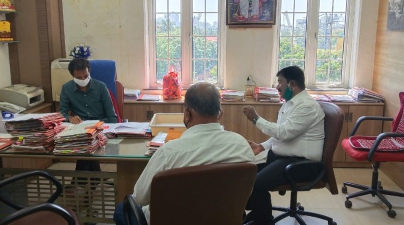 Adarsh Maharashtra | पालिकेच्या नागरी सुविधा केंद्रातील कर्मचारी गेल्या ५ महिन्यांच्या...