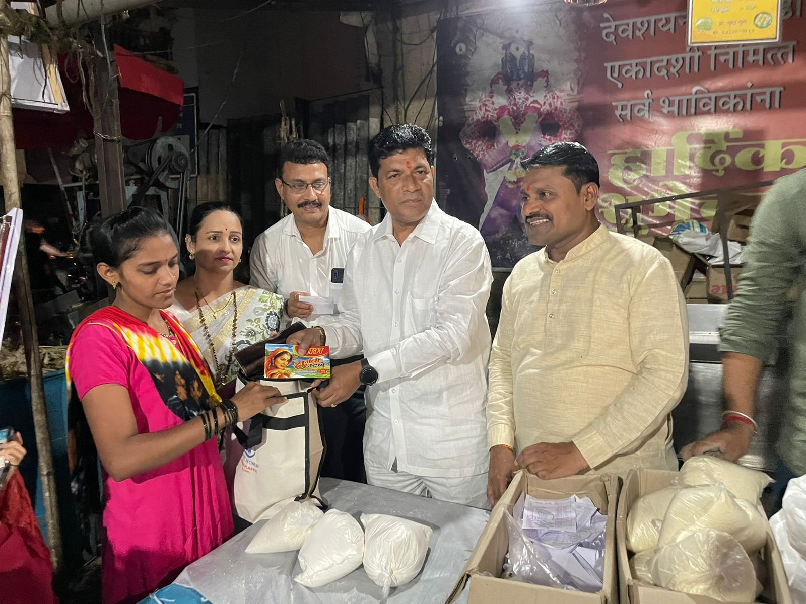 Adarsh Maharashtra | घणसोली मध्ये दिवाळीनिमित्त...