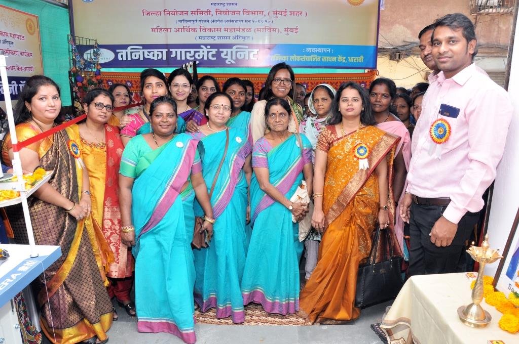 Adarsh Maharashtra | तनिष्का गारमेंट युनिटचे शालेय शिक्षणमंत्री  वर्षा गायकवाड  यांच्या हस्ते...