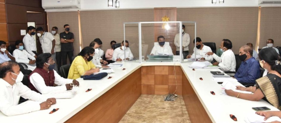 Adarsh Maharashtra | सेवाभावी वृत्तीने योगदान...