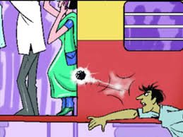 Adarsh Maharashtra | लोकलवर दगडफेक. महिला जखमी