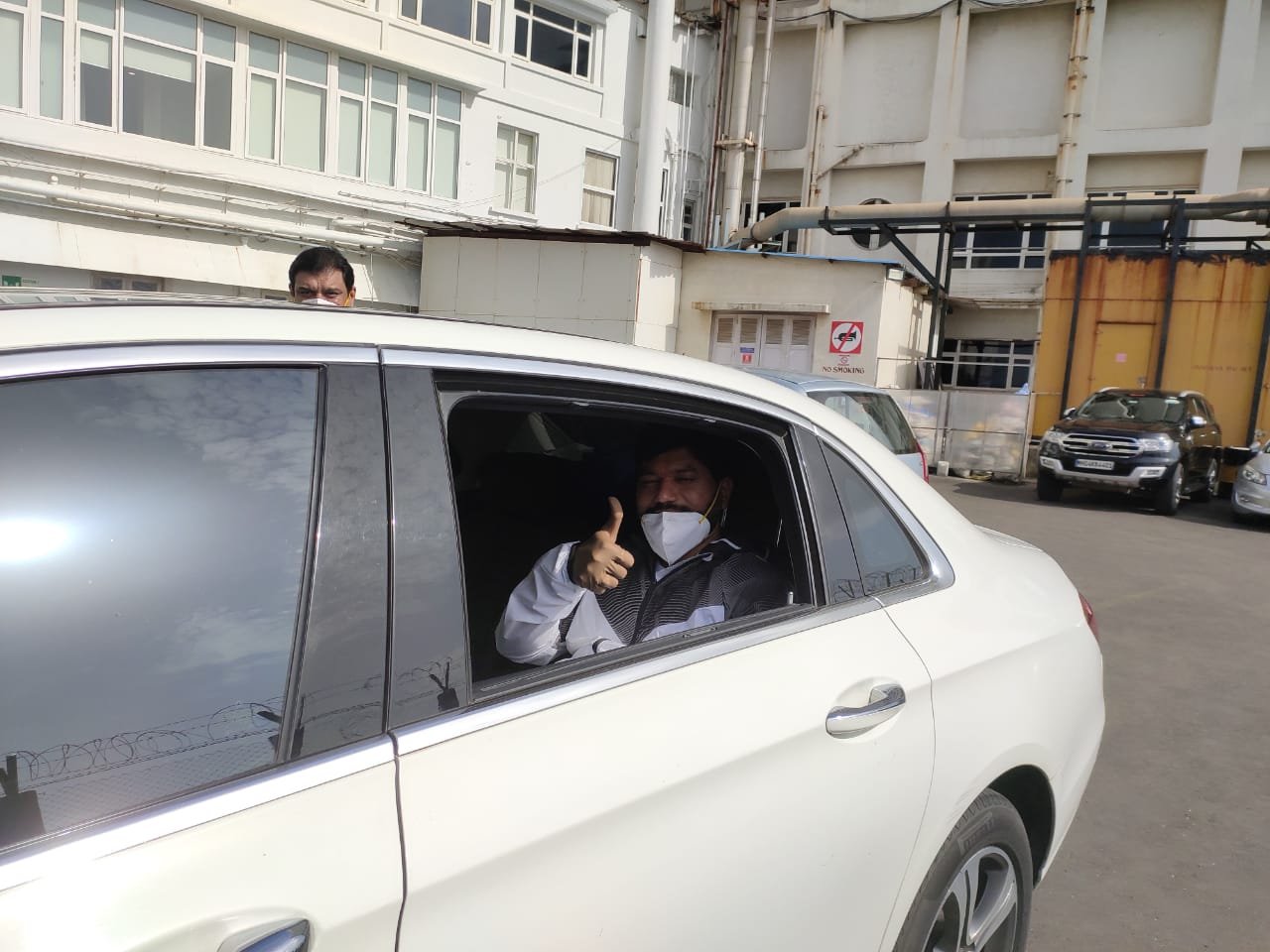 Adarsh Maharashtra | धनंजय मुंडेंची कोरोनावर मात,...