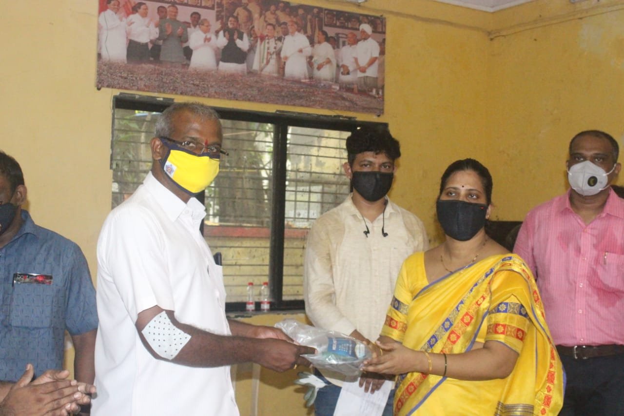 Adarsh Maharashtra | पोलीस, पालिका कर्मचारी व पत्रकार व वृत्तपत्र वितरण, वितरकाचा आरोग्य...