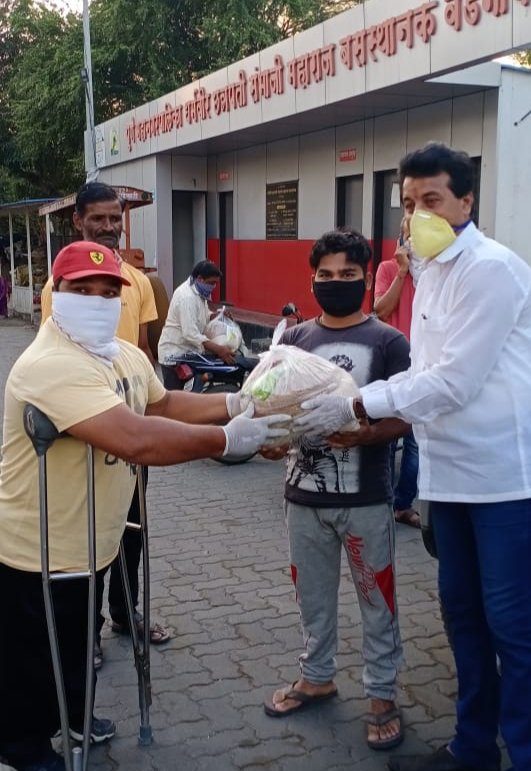 Adarsh Maharashtra | श्रीकांत धुमाळ यांचा एक हात...