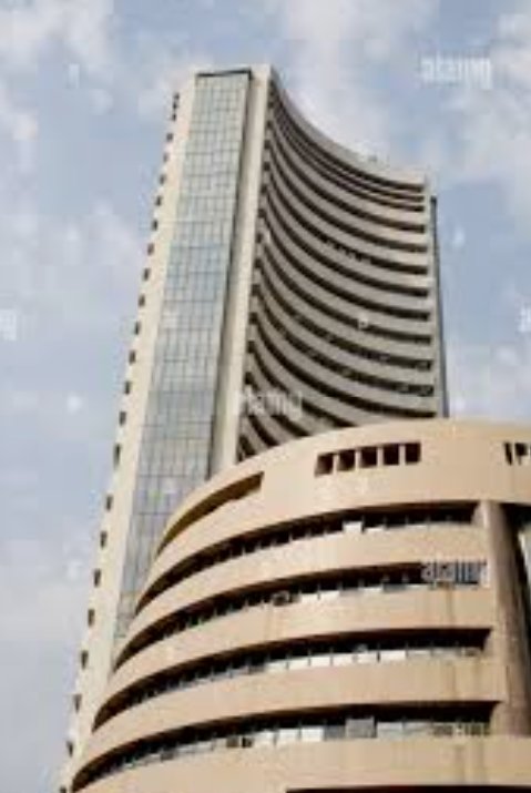 Adarsh Maharashtra | सेन्सेक्स ६००  अंकांनी कोसळला...