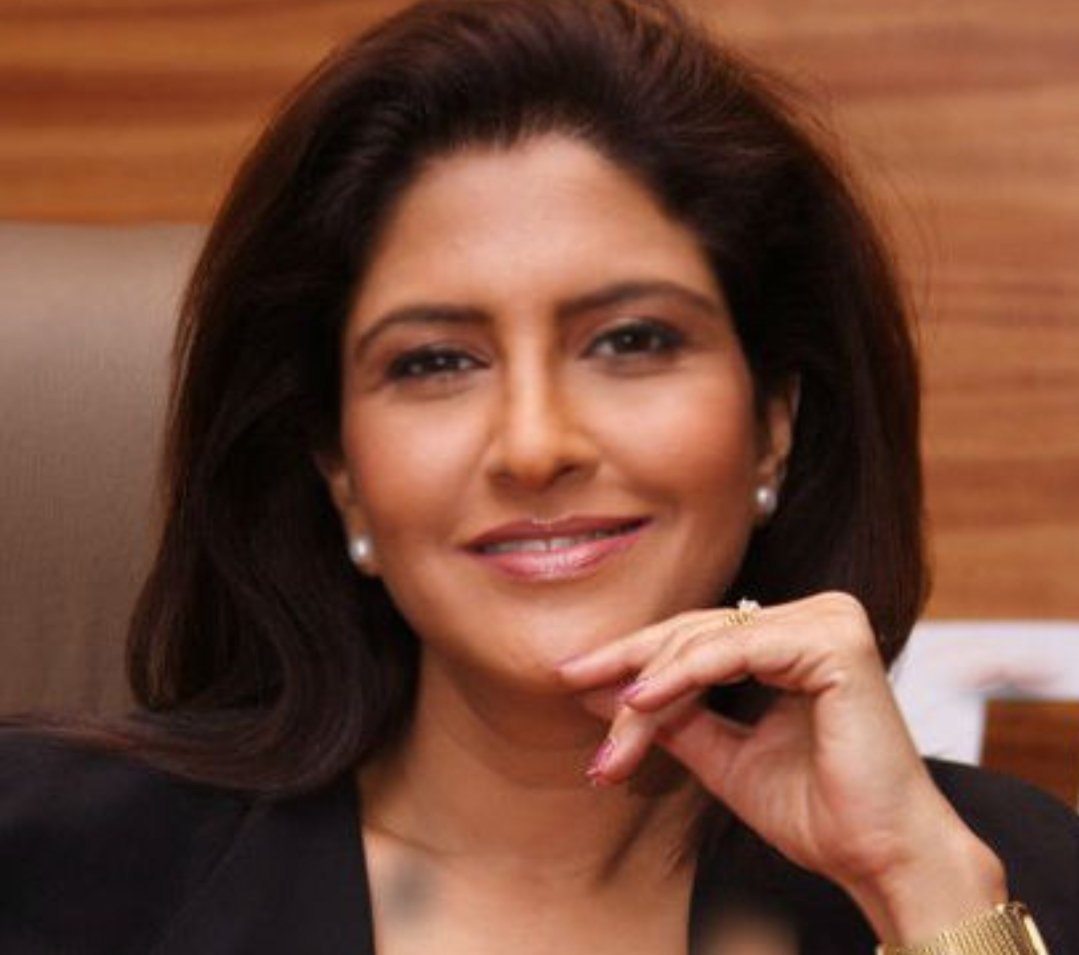 Adarsh Maharashtra | छाया काव्य स्पर्धेचे बक्षीस वितरण  अभिनेत्री कांचन अधिकारी यांच्या हस्ते