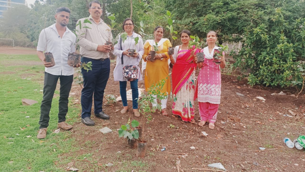 Adarsh Maharashtra | चला संकल्प करूया ! एक एक झाड लावूया! परिवर्तन महिला बाल विकास संस्थेतर्फे...