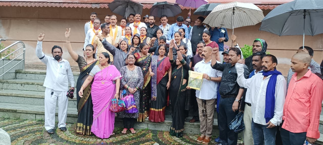 Adarsh Maharashtra | धुवाधार पावसात नवी मुंबईत   ...