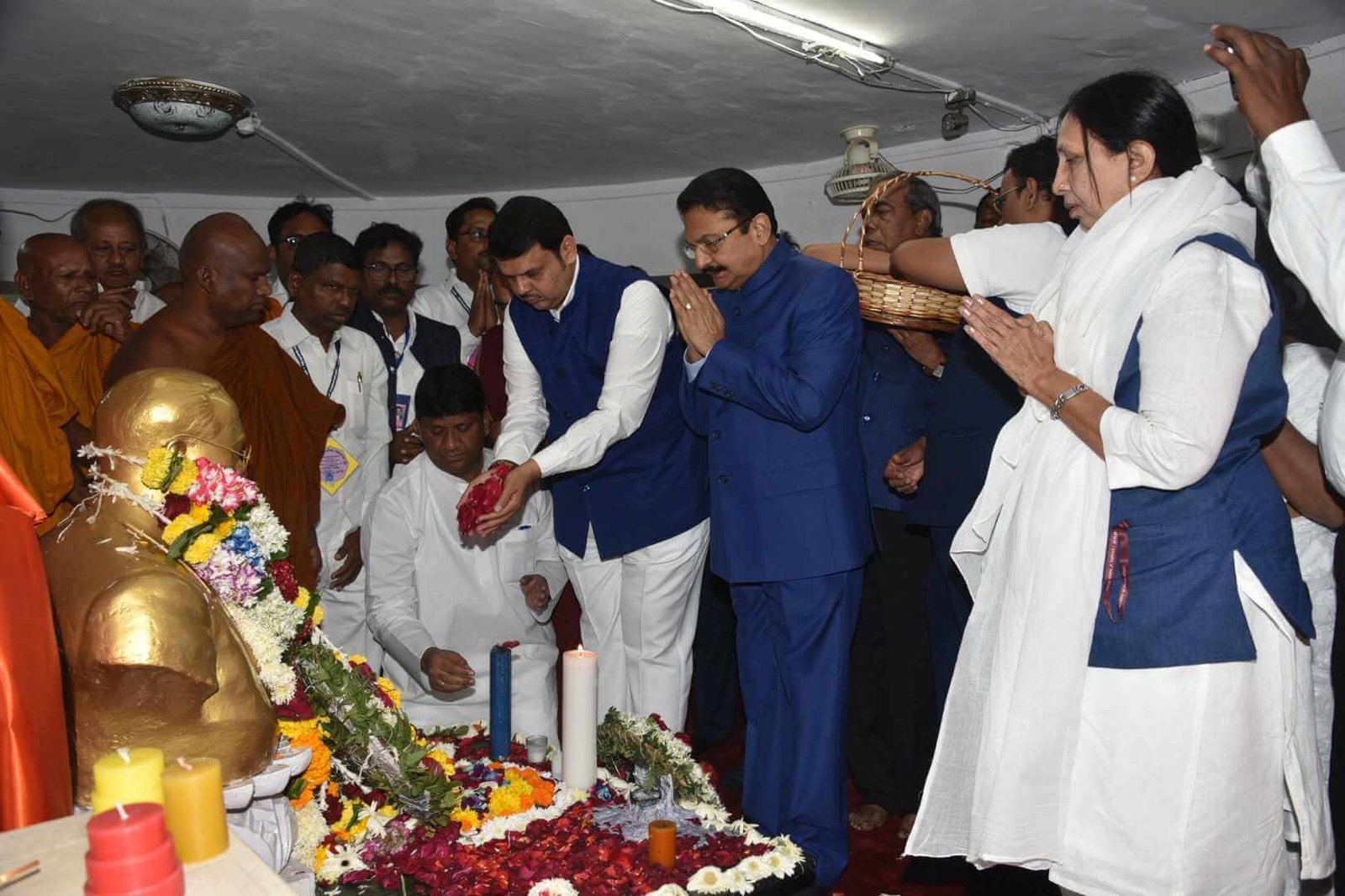 Adarsh Maharashtra | भारतरत्न डॉ.बाबासाहेब आंबेडकर यांना राज्यपाल, मुख्यमंत्री यांनीं...