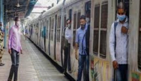 Adarsh Maharashtra | ७ महिन्यानंतर सर्वांसाठी धावणार मुंबईची 'लाइफलाइन'? ठाकरे सरकारचे संकेत