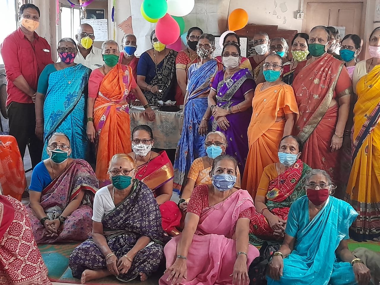 Adarsh Maharashtra | ज्येष्ठाचा एकत्रित वाढदिवस...