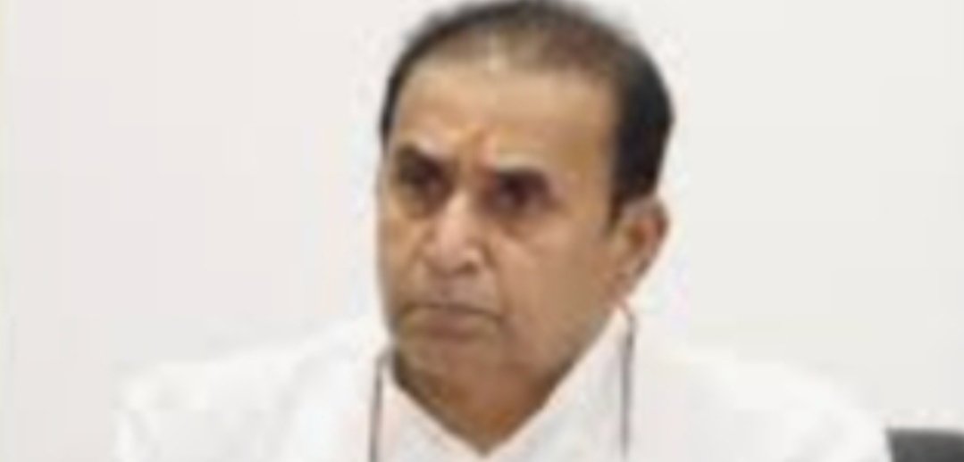 Adarsh Maharashtra | ख्रिश्चन बांधवांना आवाहन कोविडच्या पार्श्वभूमीवर नाताळ साधेपणाने साजरा...