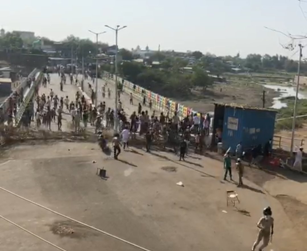 Adarsh Maharashtra | समाजकंटकांनी केली पोलिस केंद्रावर तोडफोड, स्थिती नियंत्रणात