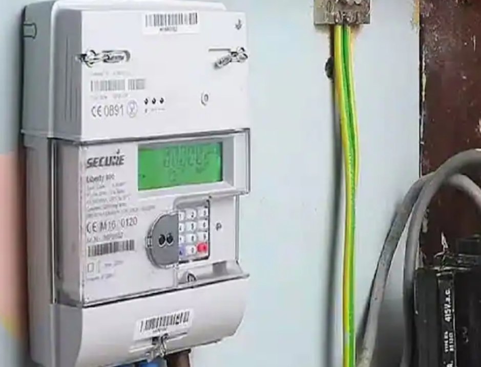 Adarsh Maharashtra | मुंबईत बेस्टकडून प्रीपेड वीज मीटर लागणार; ग्राहकांना फायदा होणार असल्याचा...