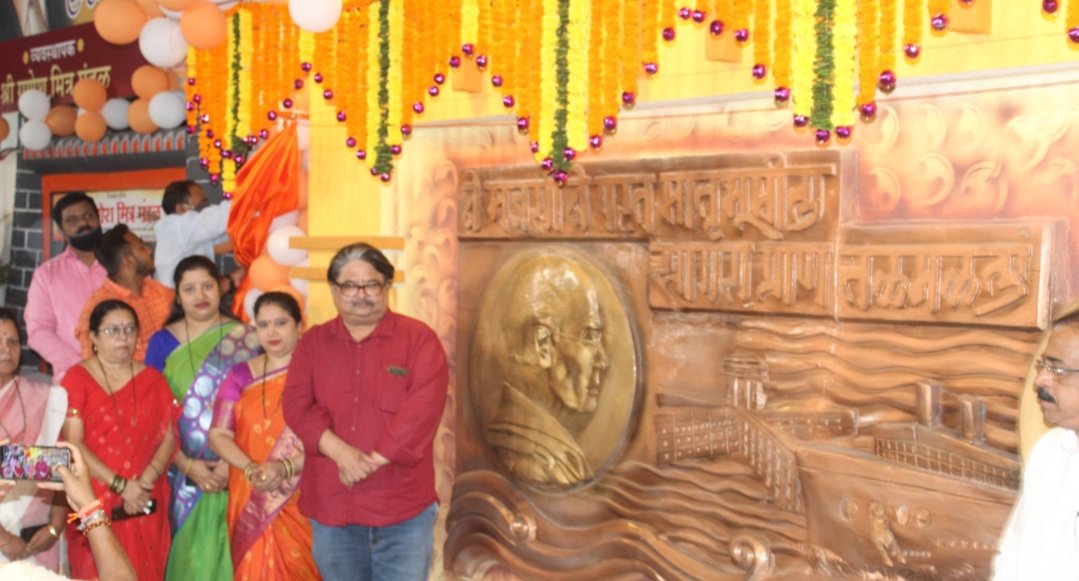 Adarsh Maharashtra | सावरकरांचे नातू रणजित सावरकर यांनी केले सावरकर भित्तीचित्र उद्घाटन