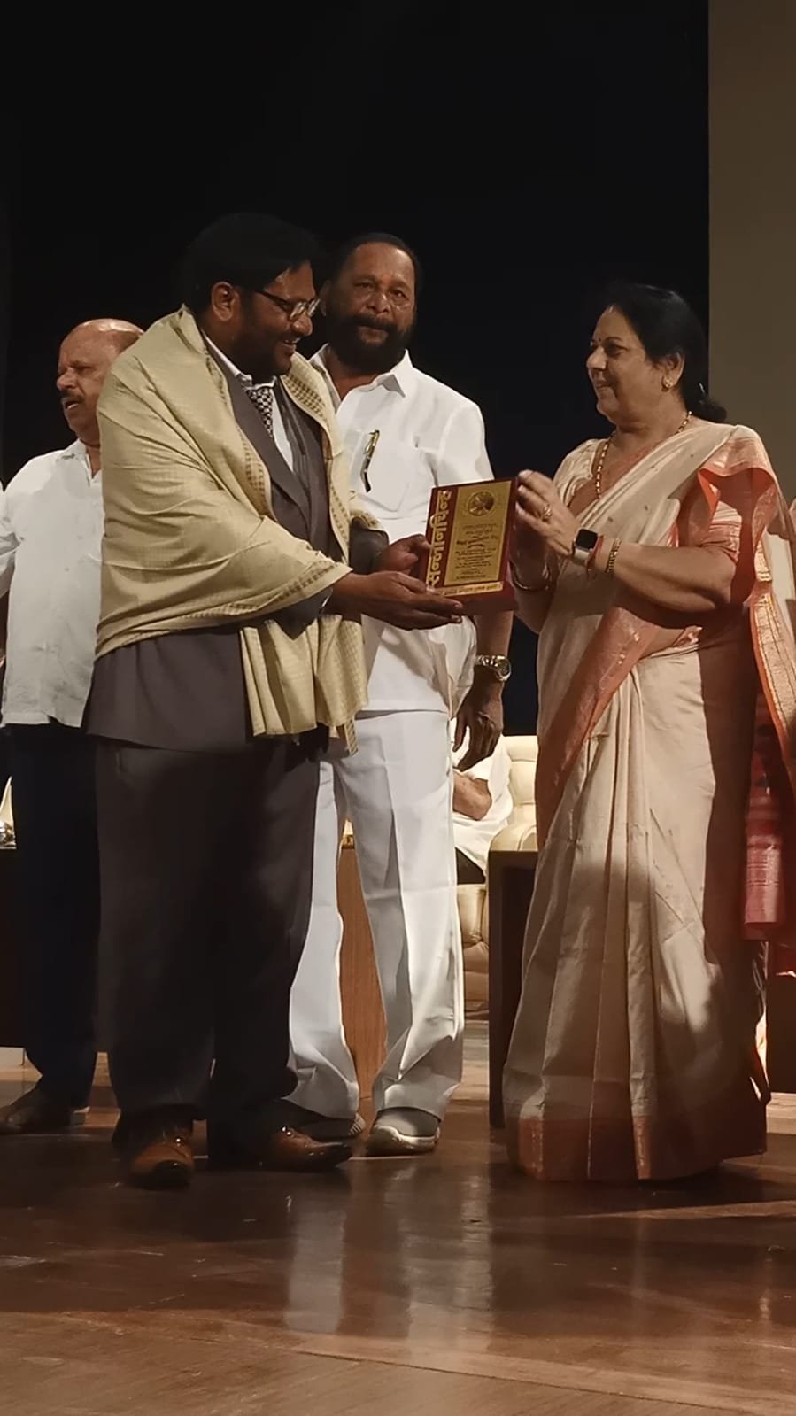 Adarsh Maharashtra | विधान परिषदेच्या उपसभापती डॉक्टर नीलम गोरे यांच्या हस्ते डॉ. मर्‍याप्पा...