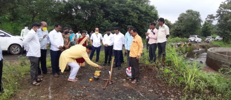 Adarsh Maharashtra | पेंढरघोळ येथे पाणी योजनेचे...