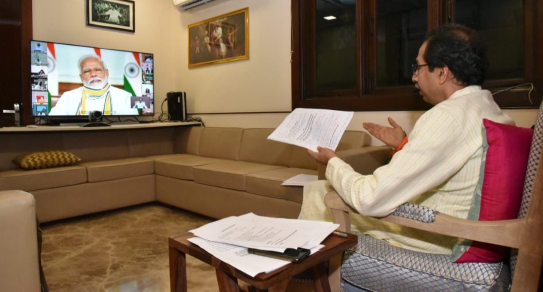 Adarsh Maharashtra | मुंबईत अत्यावश्यक सेवेतील कर्मचाऱ्यांसाठी उपनगरीय रेल्वेसेवा सुरु करावी...