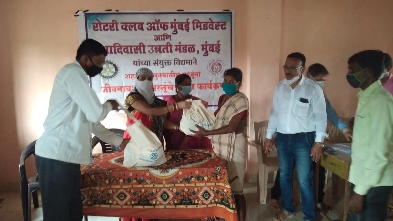 Adarsh Maharashtra | आणि गरिबांची दिवाळी गोड झाली.....