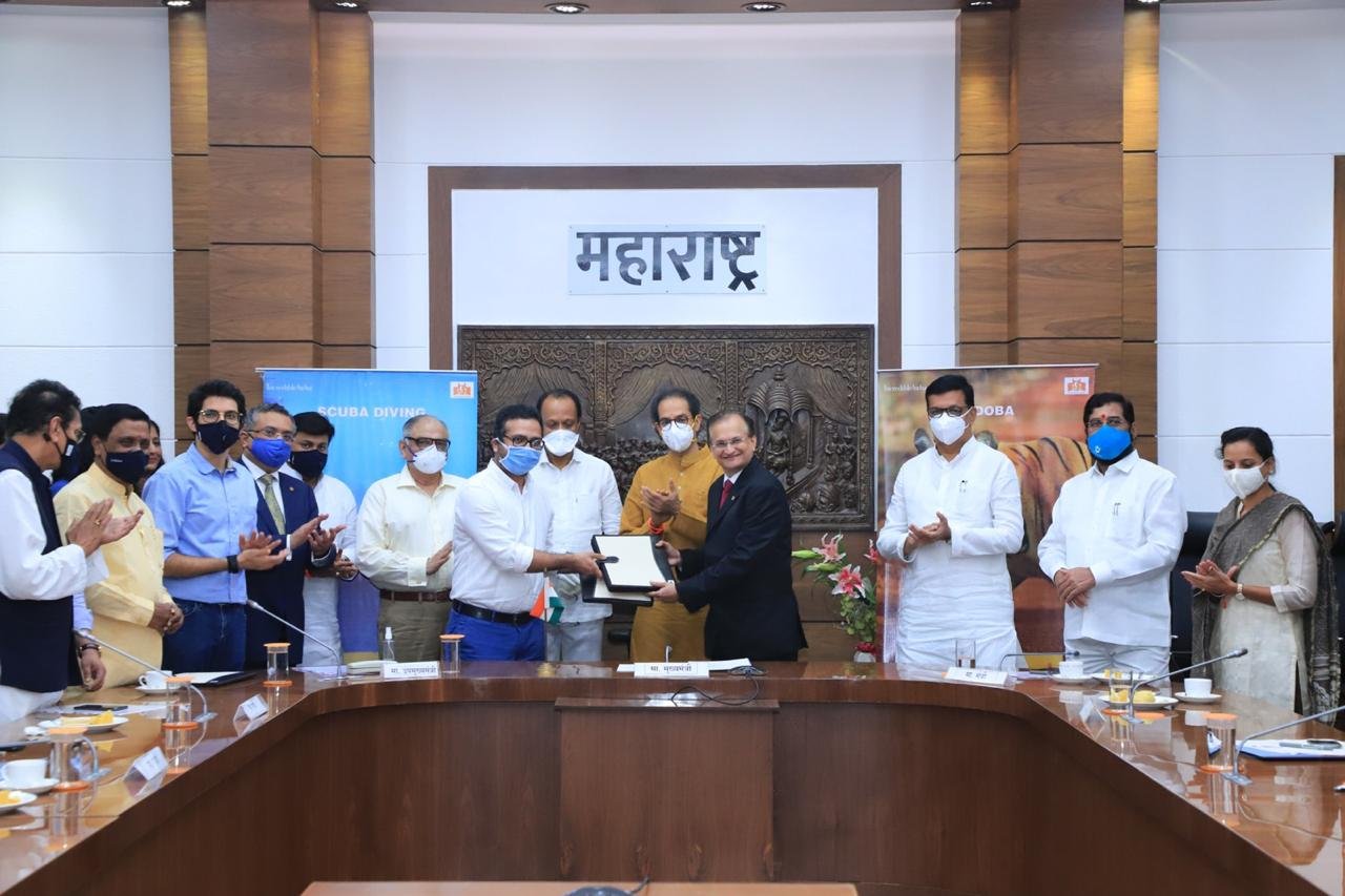 Adarsh Maharashtra | पंचतारांकित पर्यटन...