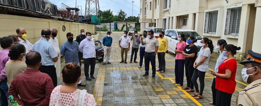 Adarsh Maharashtra | सेनरूफ क्वारांटाईन सेंटरमधील डॉक्टर्स करत आहेत असूविधांचा सामना