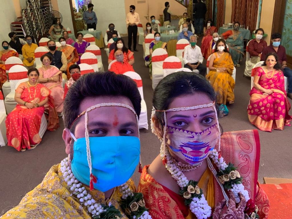 Adarsh Maharashtra | सौ लक्ष्मीबाई इंग्लिश मिडीयम...