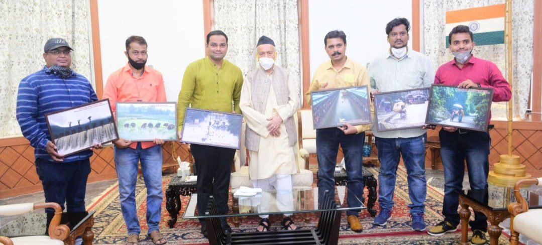 Adarsh Maharashtra | राज्यपाल कोश्यारी यांच्या हस्ते छायाचित्रकारांना पुरस्कार प्रदान