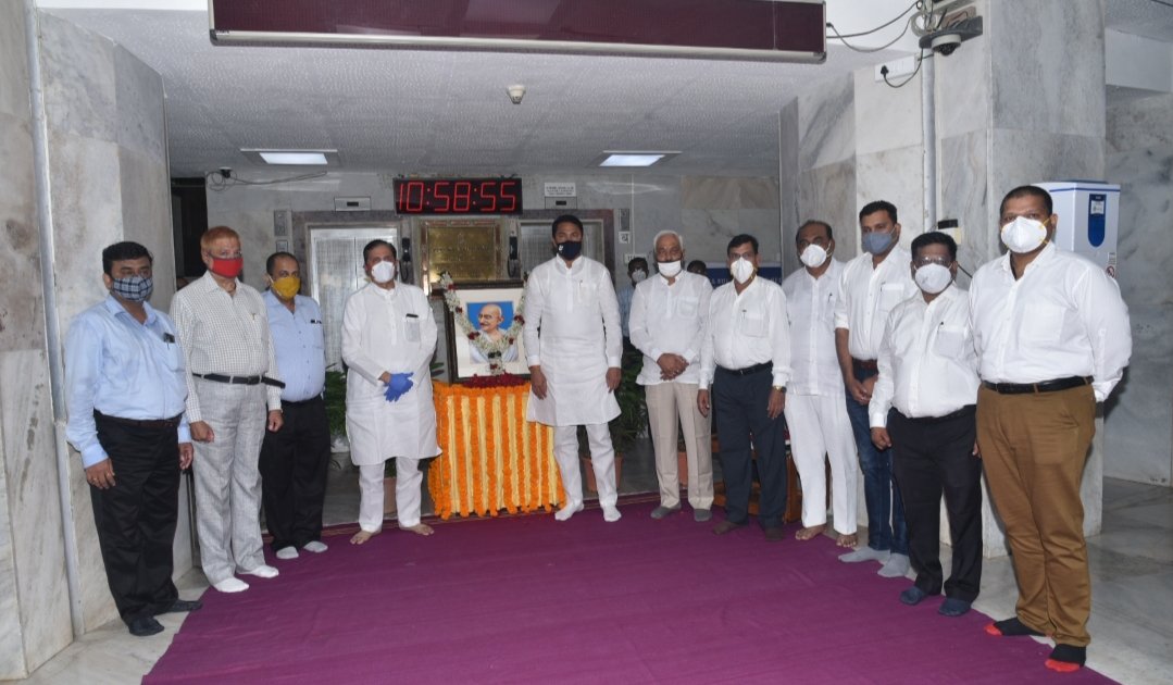 Adarsh Maharashtra | महात्मा गांधी यांच्या जयंती निमित्त,विधानभवनात अभिवादन