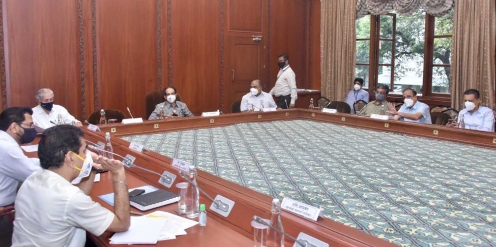 Adarsh Maharashtra | मुंबईतल्या फेरीवाल्यांचे...