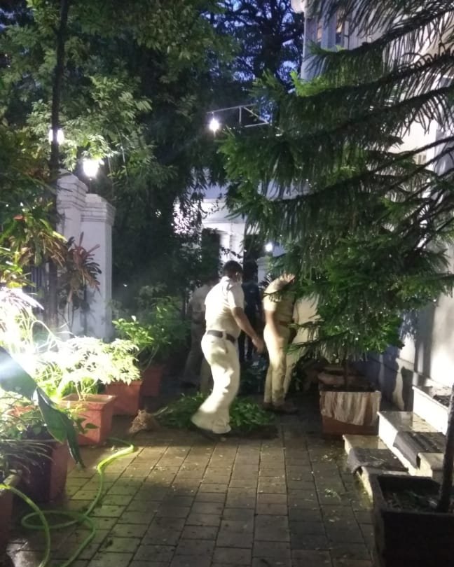 Adarsh Maharashtra | डॉ. बाबासाहेब आंबेडकर यांचे निवासस्थान राजगृहावर अज्ञातांकडून तोडफोड !