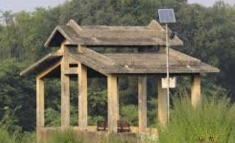 Adarsh Maharashtra | कोरोनाच्या भीतीमुळे स्मशानभूमीत गळफास लावून केली आत्महत्या