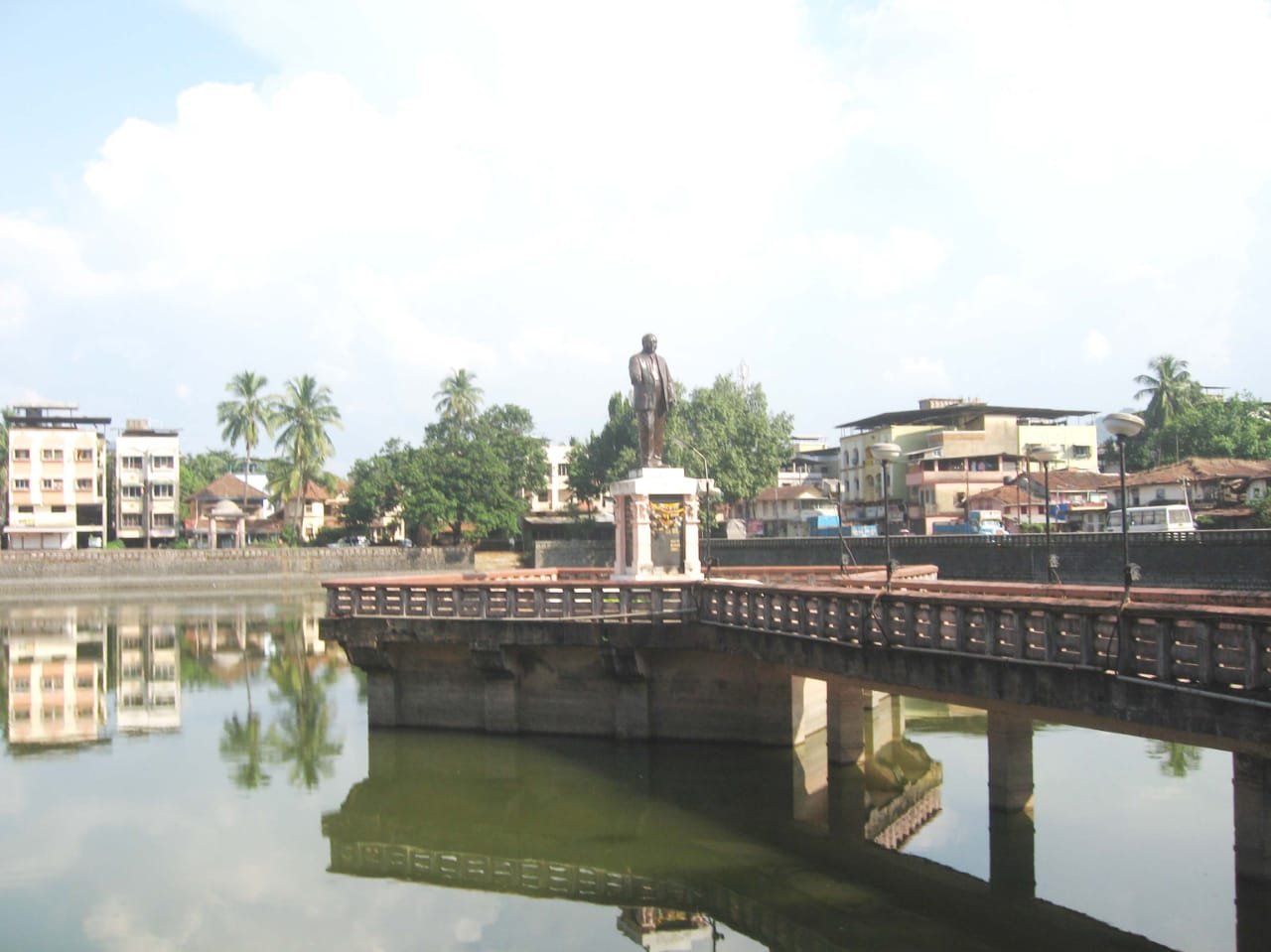 Adarsh Maharashtra | कोरोना व्हायरसच्या पार्श्वभूमीवर खबरदारी म्हणून  महाड चवदार तळे येथील २०...