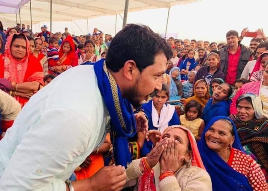 Adarsh Maharashtra | भिम आर्मी प्रमुख चंद्रशेखर आझाद यांच्या ताफ्यावर झाला भ्याड गोळीबार.