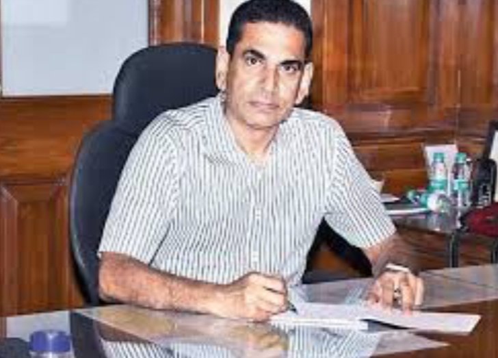 Adarsh Maharashtra | यंदा विकासकामांवर १८ हजार...