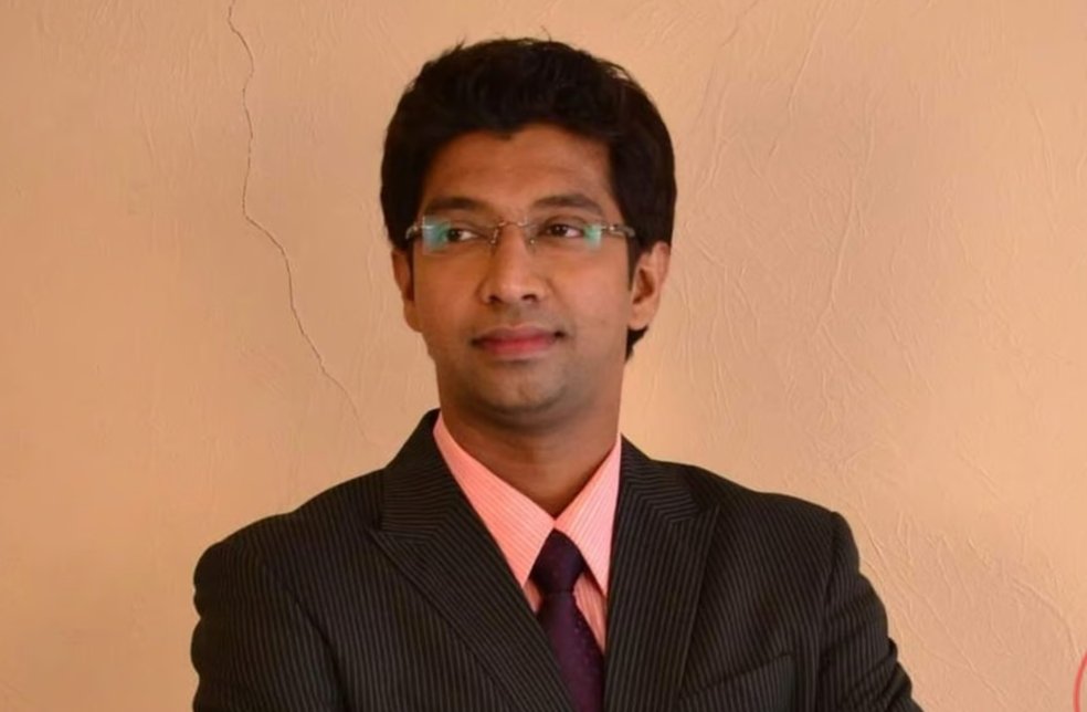 Adarsh Maharashtra | ७५ लाखाची लाच घेताना महापालिका अधिकारी मंदार तारी याला...