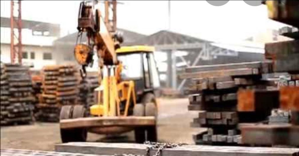 Adarsh Maharashtra | कंपनीच्या छतावरून पडून कामगाराचा मृत्यू