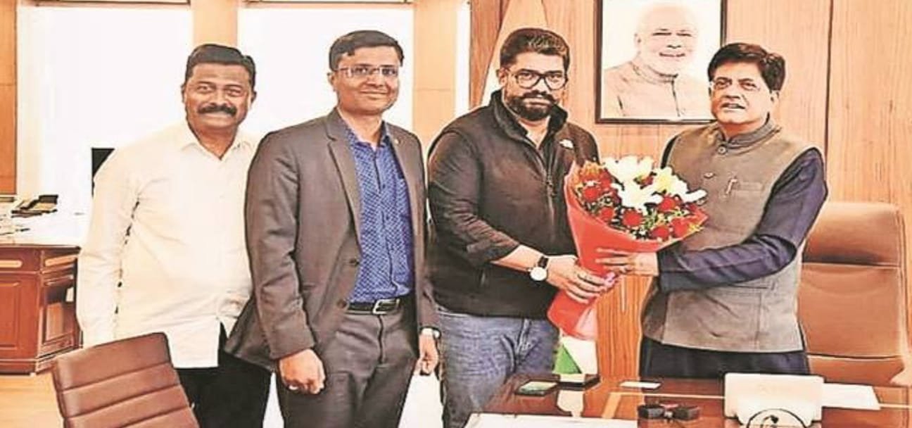 Adarsh Maharashtra | व्यापक धोरण राबवा सहकारी कारखानदारीला उभारी देण्यासाठी ; आ....