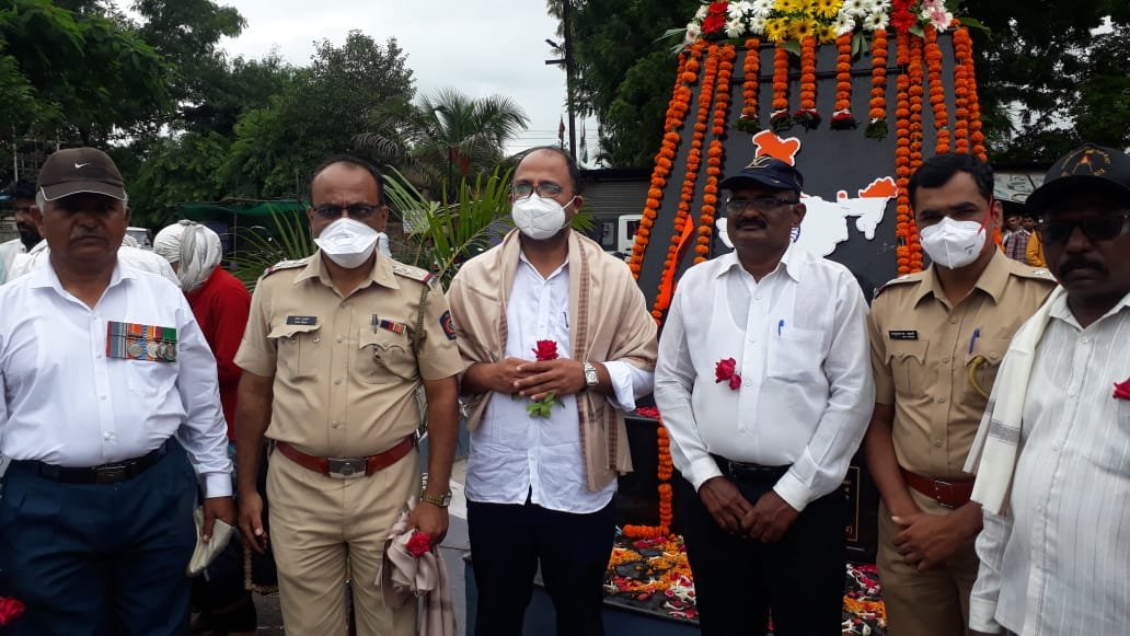 Adarsh Maharashtra | महाराष्ट्र पत्रकार संघाच्या वतीने माजी सैनिकांचा सन्मान