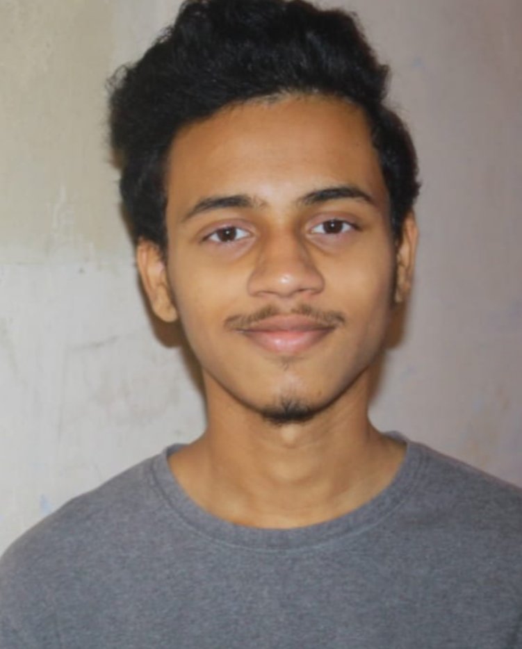 Adarsh Maharashtra | घाटकोपर मध्ये वृत्तपत्र विक्रेत्याच्या मुलाने  मिळवले घवघवीत यश