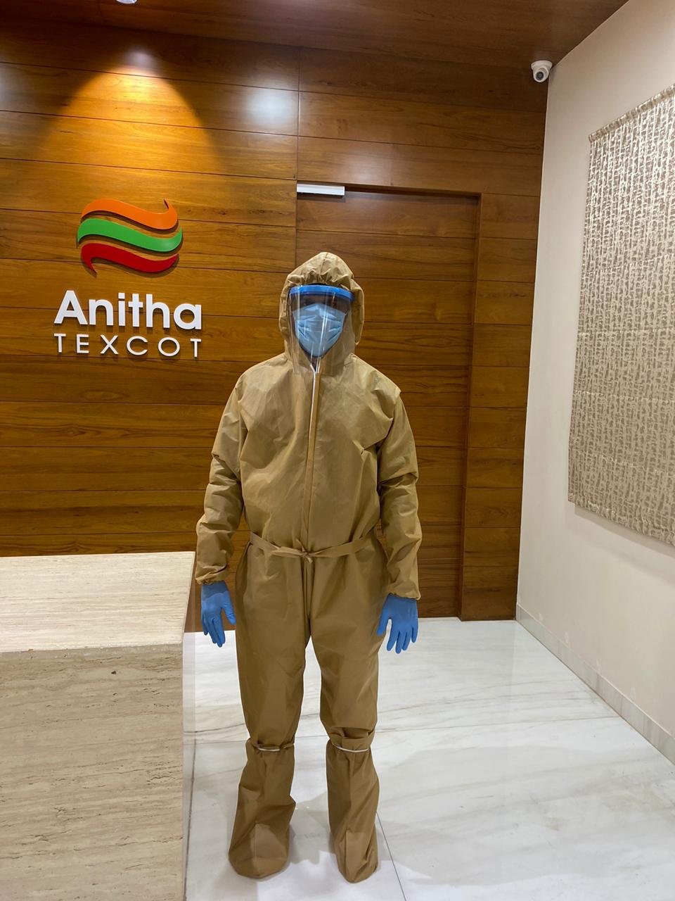 Adarsh Maharashtra | मुंबई पोलिसांसाठी स्टार इंडिया व प्रोजेक्ट मुंबई कडून १० हजार PPE किट-...