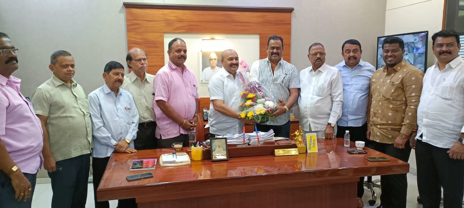 Adarsh Maharashtra | कामगारांच्या हक्कांसाठी...