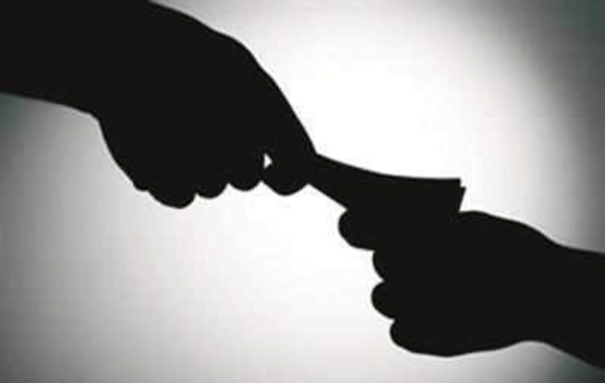 Adarsh Maharashtra | ऐरोली मधील महावितरण लोक...