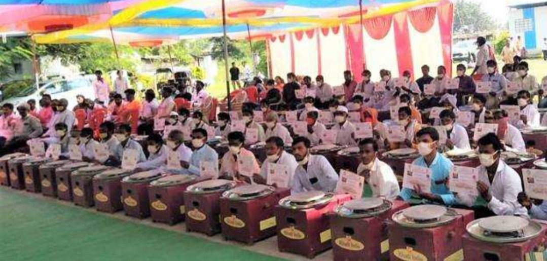 Adarsh Maharashtra | महाराष्ट्रातील 100 कुंभार कुटुंबांना ‘इलेक्ट्रिक चाके’ प्रदान