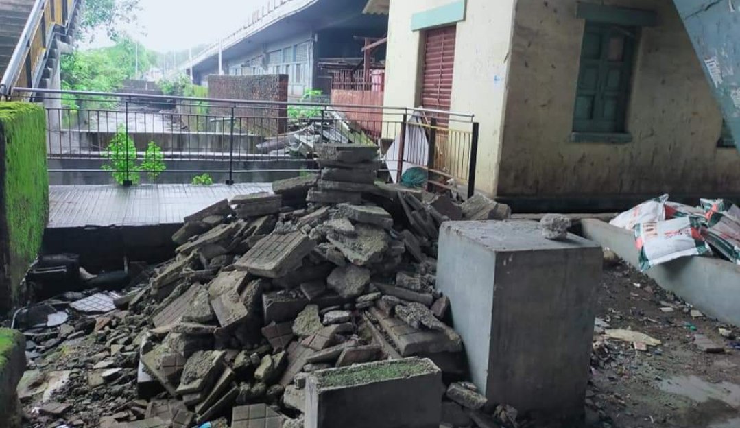 Adarsh Maharashtra | युवक प्रतिष्ठानच्या कार्यालयाच्या आवारात अस्वच्छता तसेच तळीरामांचा वावर