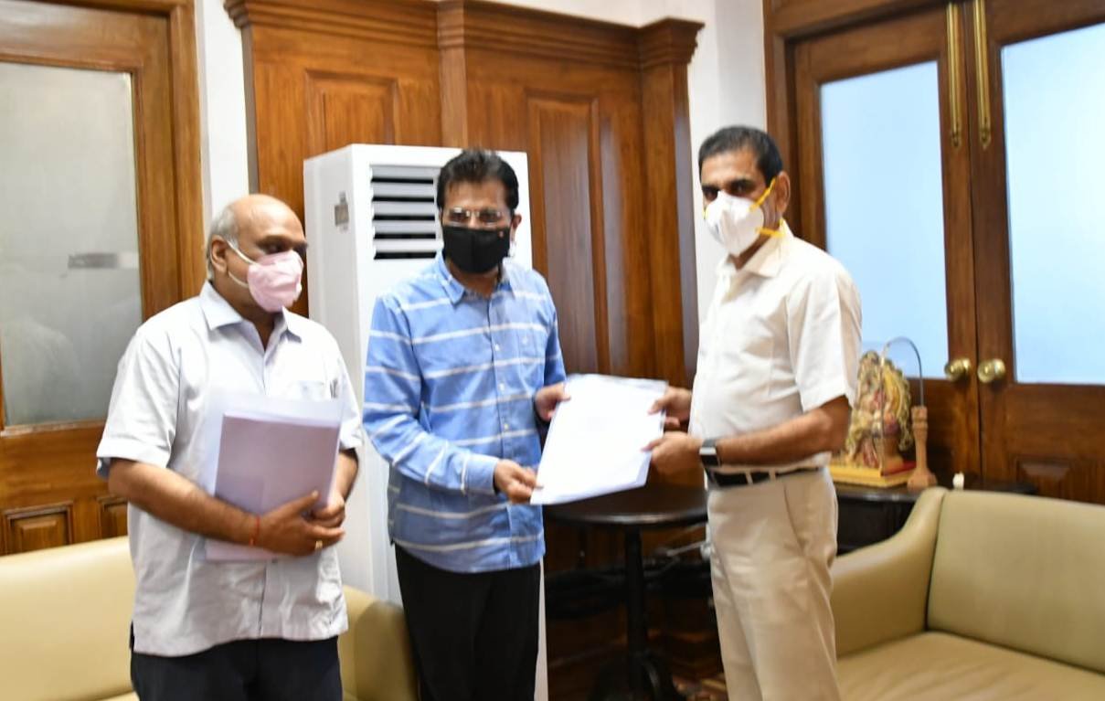 Adarsh Maharashtra | मुंबई महापौरांच्या भ्रष्ट कारभाराविरोधात तक्रार