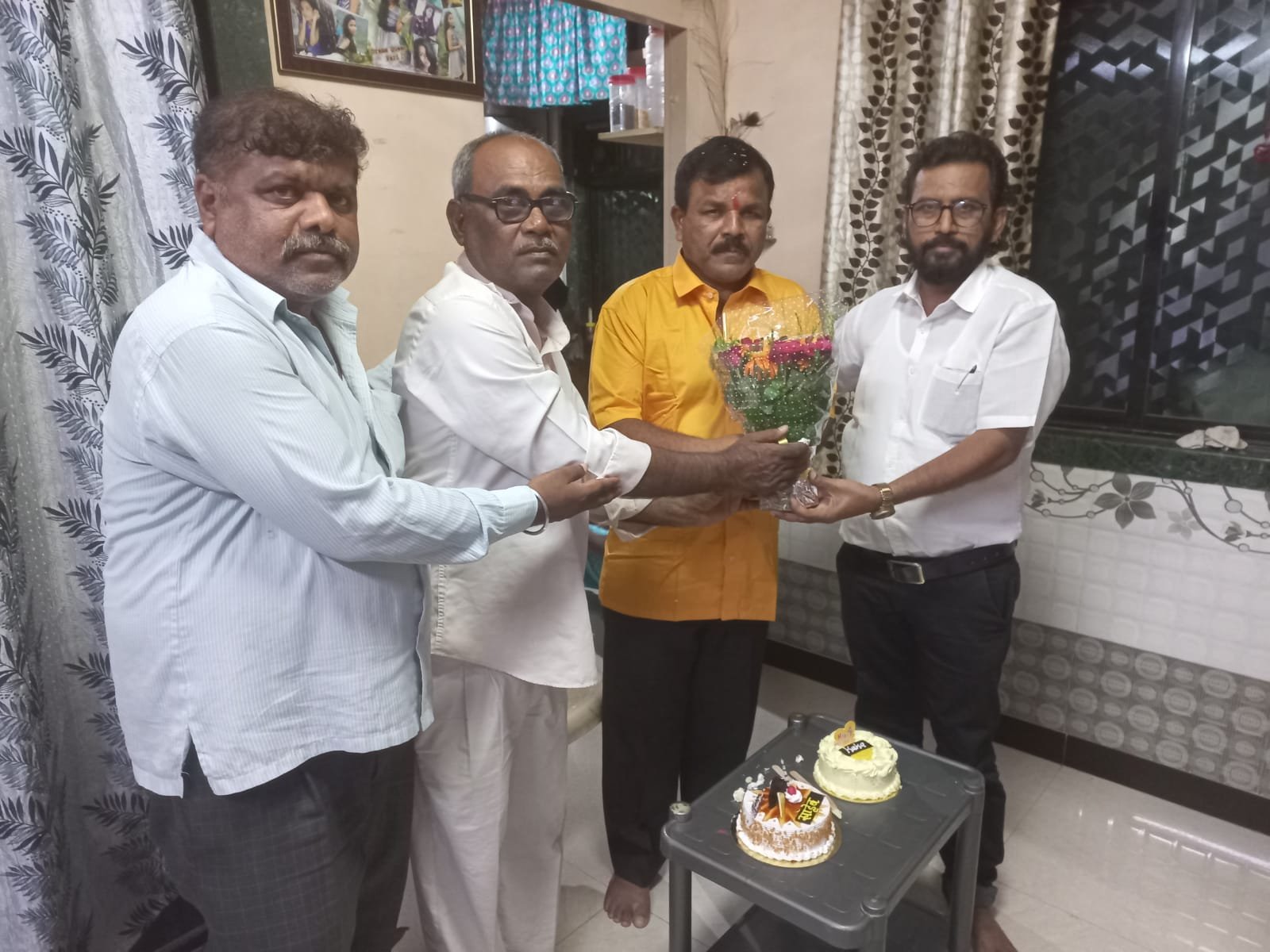 Adarsh Maharashtra | आर पी आय नवी मुंबई सचिव सुरेश कांबळे यांचा वाढदिवस साजरा!