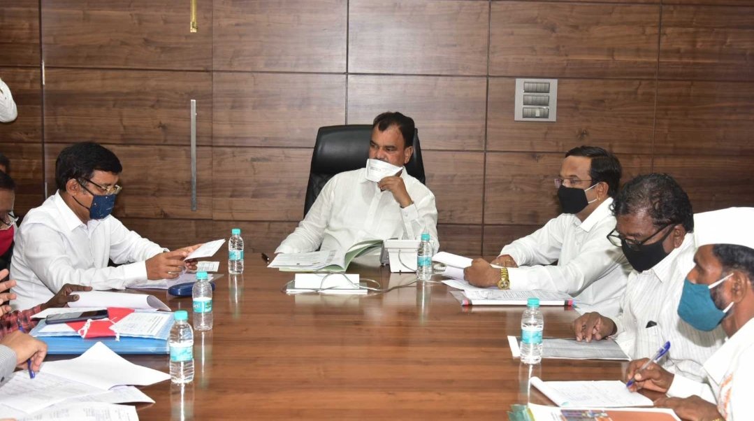 Adarsh Maharashtra | कळवण-सुरगाणा तालुक्यातील सिंचन प्रकल्पांच्या,निधीसाठी...