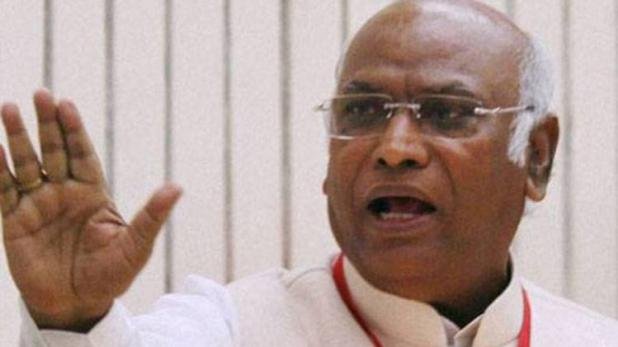 Adarsh Maharashtra | 'सीबीआय' वादात आता काँग्रेस ;...