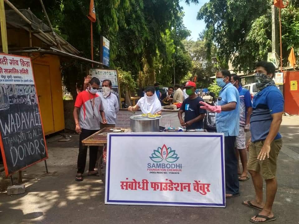 Adarsh Maharashtra | चेंबूर येथील संबोधी फाऊंडेशन व साई श्रद्धा मित्र मंडळाच्या तर्फे गरीब...